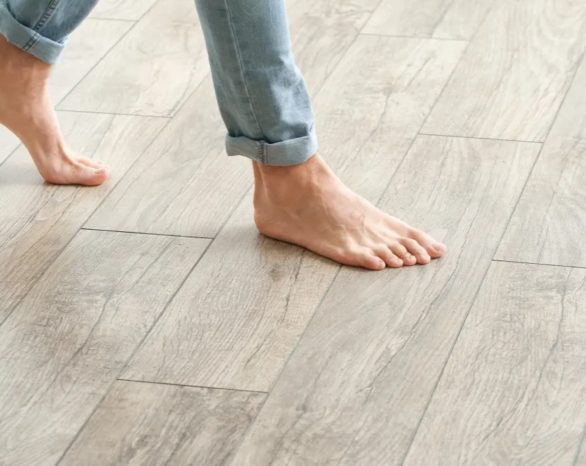 imgi_10_walking-on-laminate-flooring